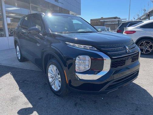 2025 Mitsubishi Outlander ES