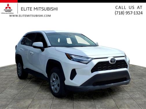 Ice 2023 Toyota RAV4 LE
