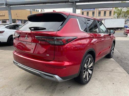2025 Mitsubishi Outlander SE