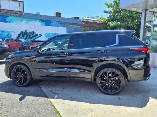 2023 Mitsubishi Outlander SE Black Edition