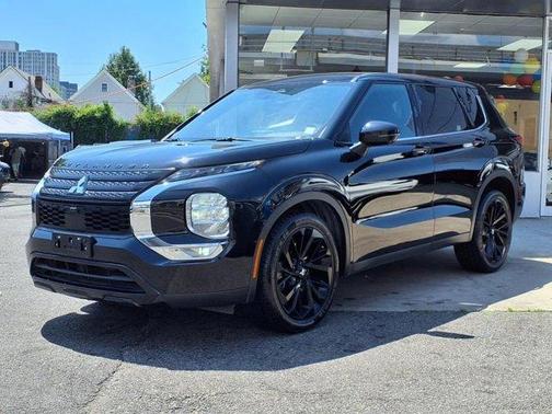 2023 Mitsubishi Outlander SE Black Edition