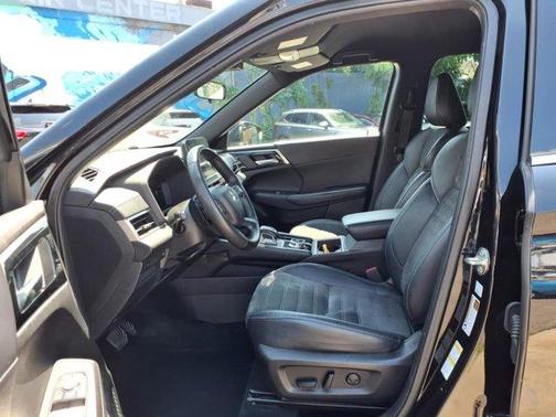 2023 Mitsubishi Outlander SE Black Edition