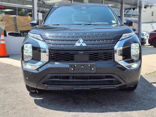 2023 Mitsubishi Outlander SE Black Edition