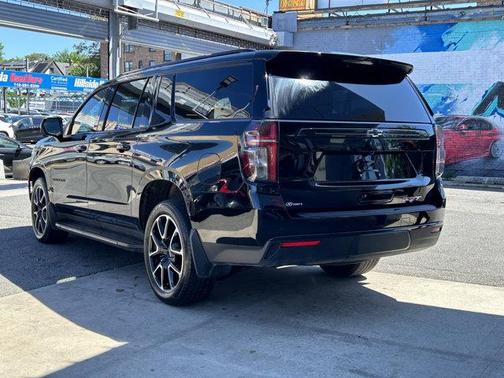 2023 Chevrolet Suburban RST