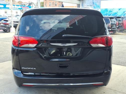 2020 Chrysler Pacifica Touring-L