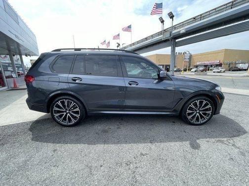 2021 BMW X7 M50i