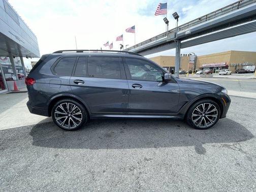 2021 BMW X7 M50i