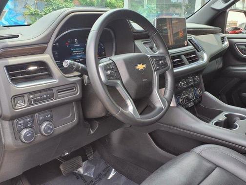 2023 Chevrolet Suburban LT