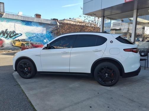 Alfa White 2018 Alfa Romeo Stelvio Ti