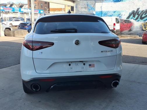 Alfa White 2018 Alfa Romeo Stelvio Ti