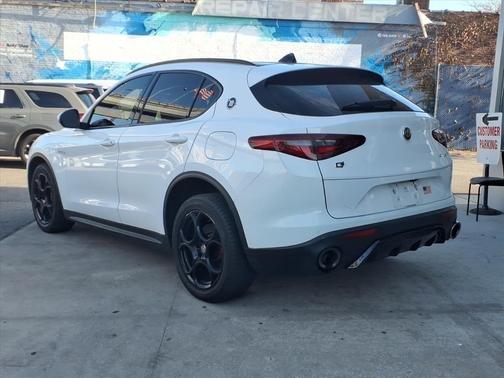 Alfa White 2018 Alfa Romeo Stelvio Ti