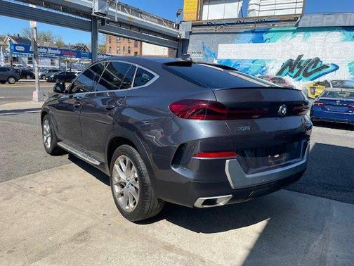 2021 BMW X6 xDrive40i