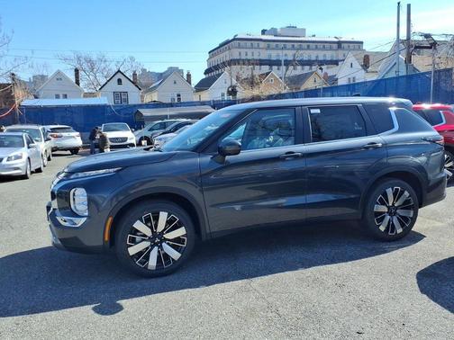 Gray 2026 Mitsubishi Outlander SE