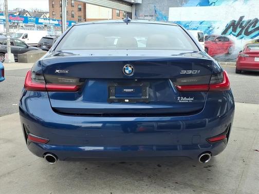 2019 BMW 330 i xDrive
