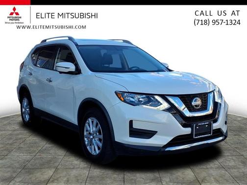 White 2018 Nissan Rogue SV