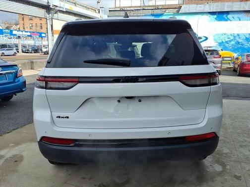 2024 Jeep Grand Cherokee Laredo