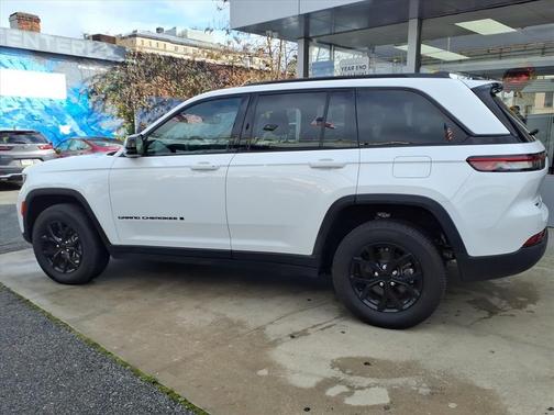 2024 Jeep Grand Cherokee Laredo