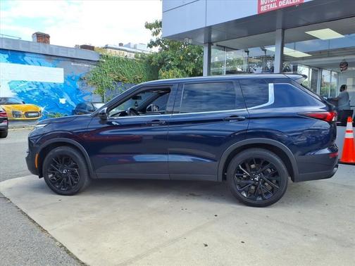 2022 Mitsubishi Outlander Black Edition
