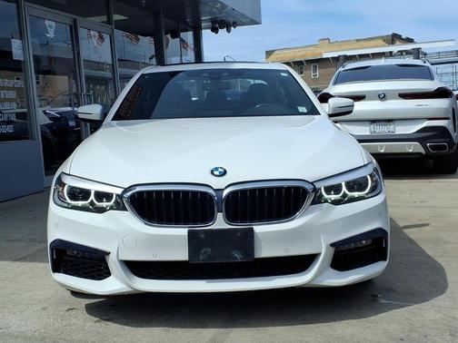 Alpine White 2019 BMW 530 i xDrive