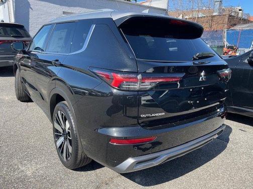 2025 Mitsubishi Outlander Platinum Edition