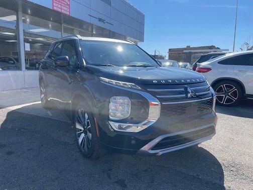2025 Mitsubishi Outlander Platinum Edition