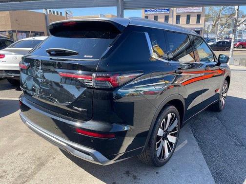 2025 Mitsubishi Outlander Platinum Edition