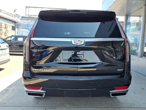 2022 Cadillac Escalade ESV Premium Luxury