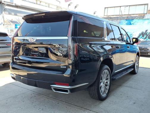 2022 Cadillac Escalade ESV Premium Luxury
