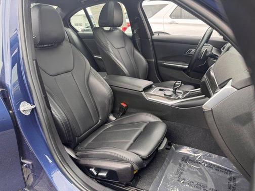 2022 BMW 330 i xDrive