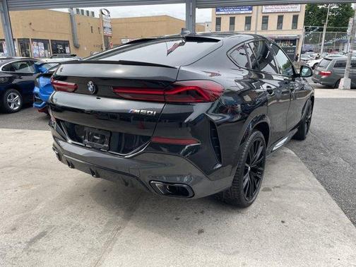 2022 BMW X6 M50i