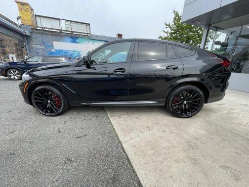 2022 BMW X6 M50i