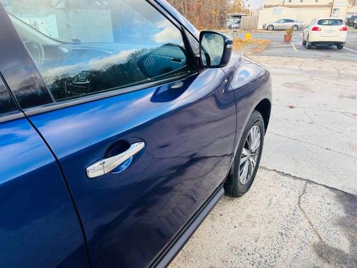 2017 Nissan Pathfinder S