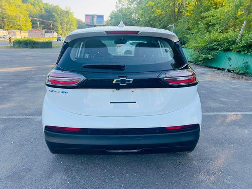 Summit White 2023 Chevrolet Bolt EV FWD 2LT