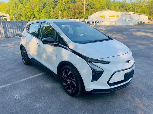 Summit White 2023 Chevrolet Bolt EV FWD 2LT