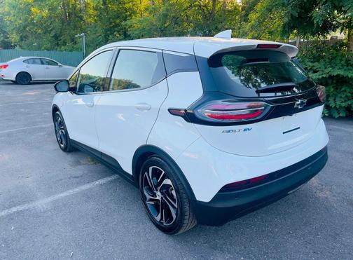 Summit White 2023 Chevrolet Bolt EV FWD 2LT