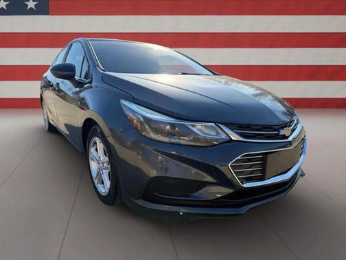 Gray 2017 Chevrolet Cruze LT
