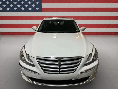 White 2013 Hyundai Genesis 3.8