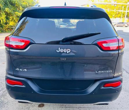 2017 Jeep Cherokee Sport