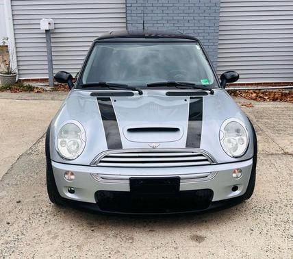 2004 MINI Cooper S Base