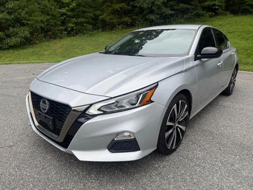 2021 Nissan Altima SR FWD