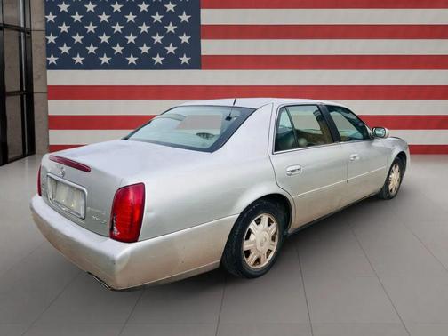 2004 Cadillac DeVille Base