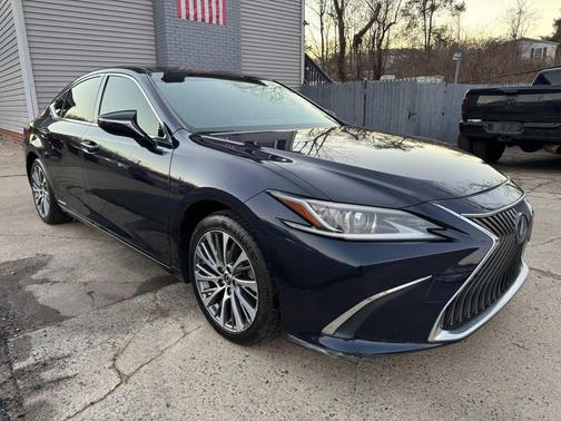 2019 Lexus ES 300h Base
