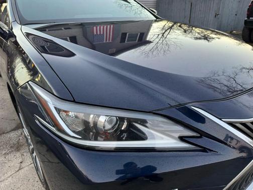 2019 Lexus ES 300h Base