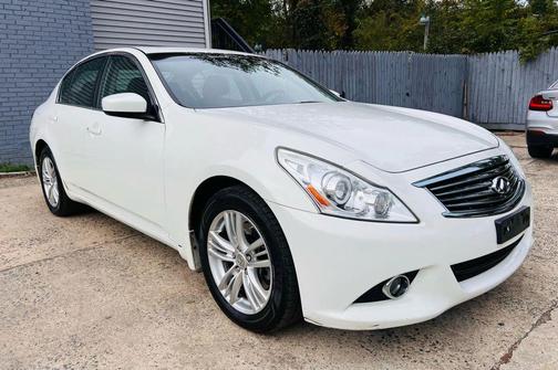 2011 INFINITI G37x Base