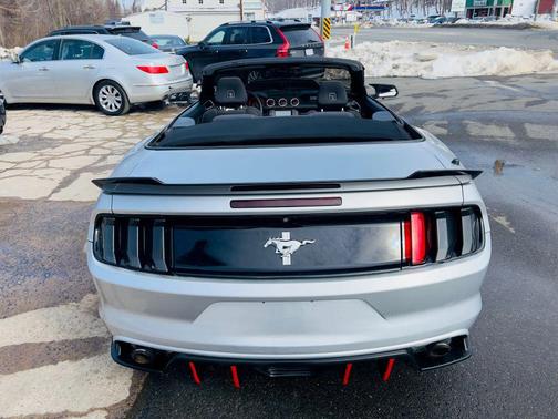 2015 Ford Mustang V6