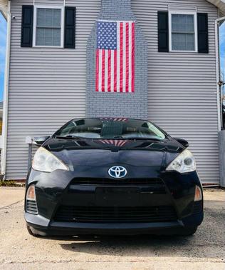 2013 Toyota Prius c Two