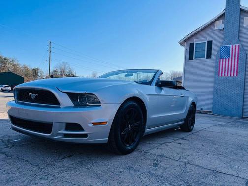 2014 Ford Mustang V6