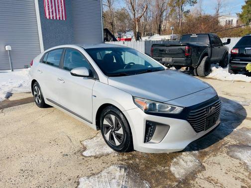 2018 Hyundai IONIQ Hybrid SEL