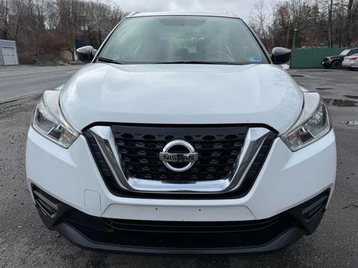 2018 Nissan Kicks S