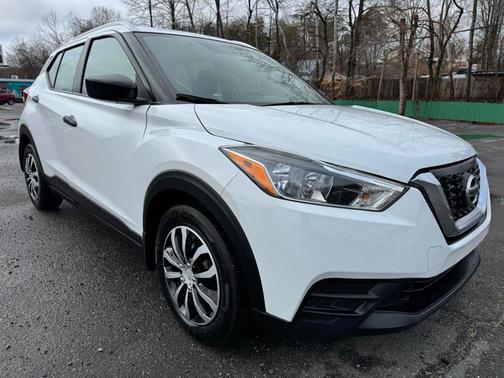 2018 Nissan Kicks S